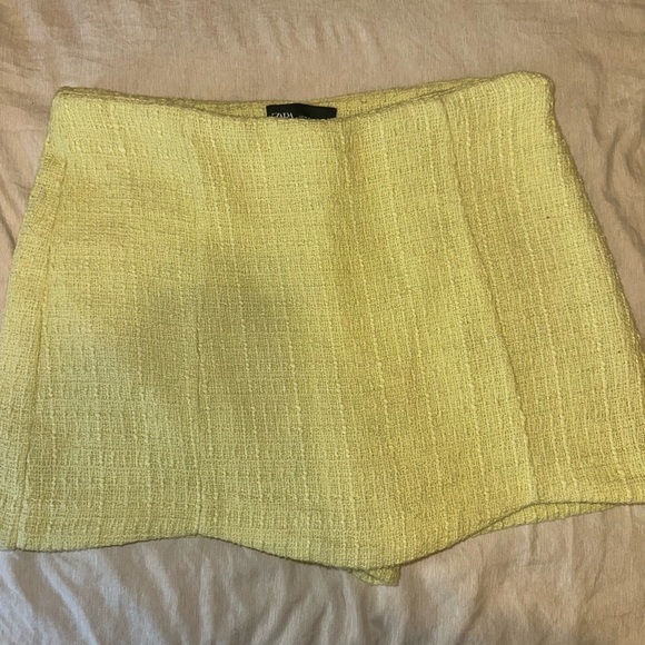 Zara Lemon Textured Mini Skirt - Picture 1 of 3